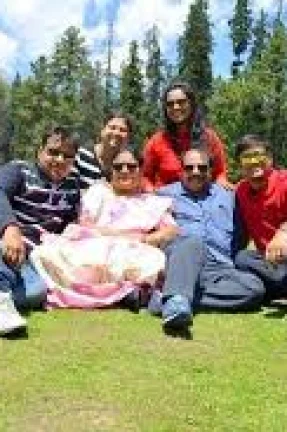 Kashmir Family Escape